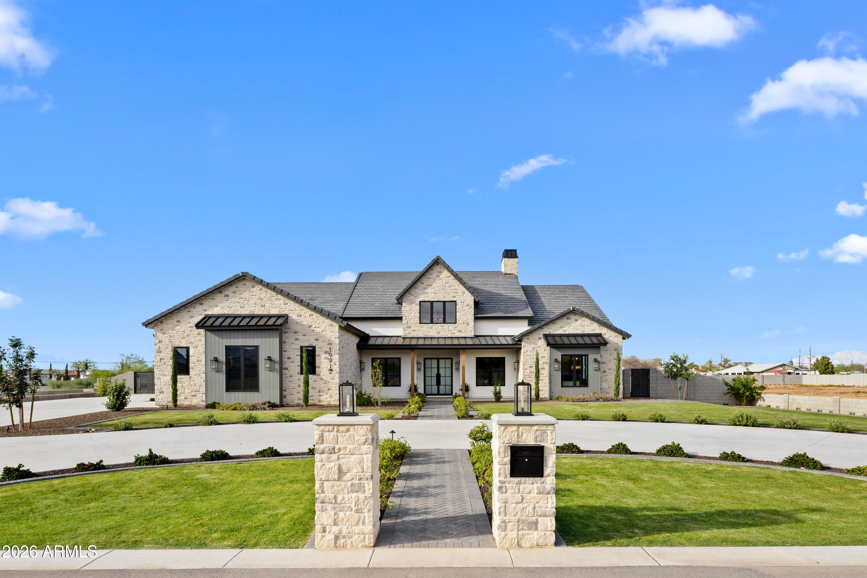 19912 E KARSTEN Drive
