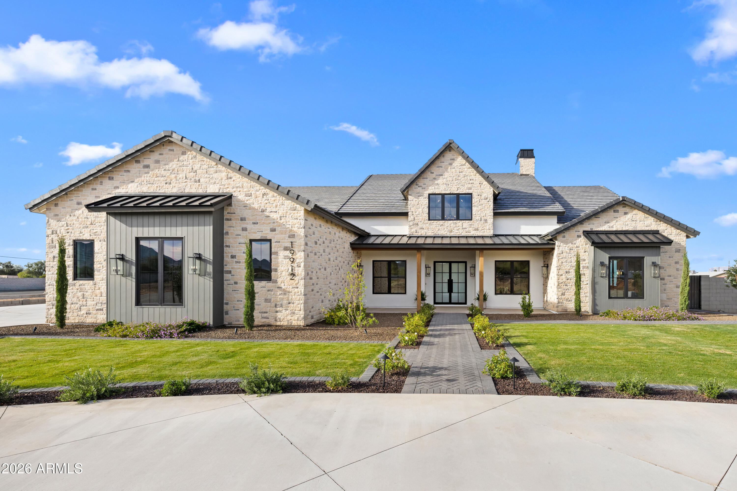 19912 E KARSTEN Drive