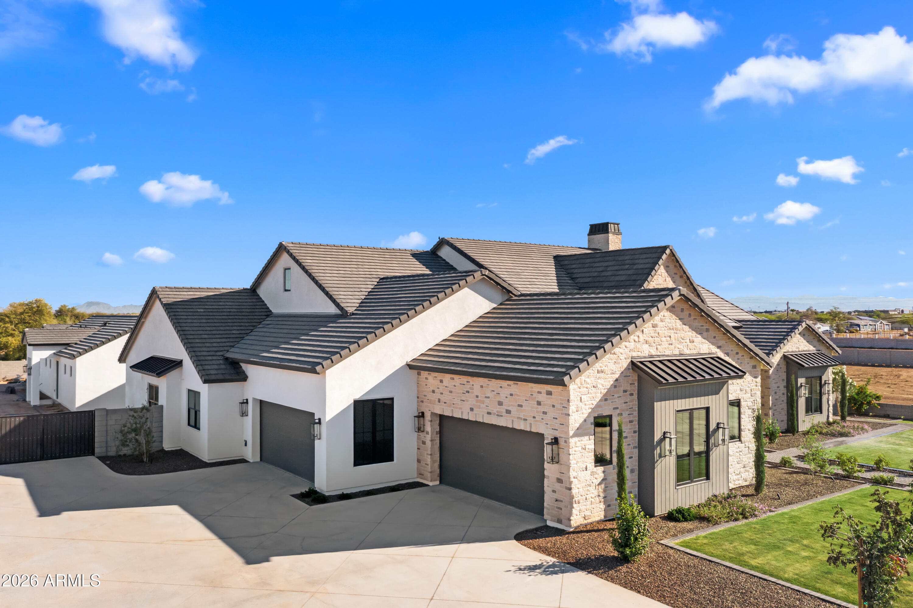 19912 E KARSTEN Drive