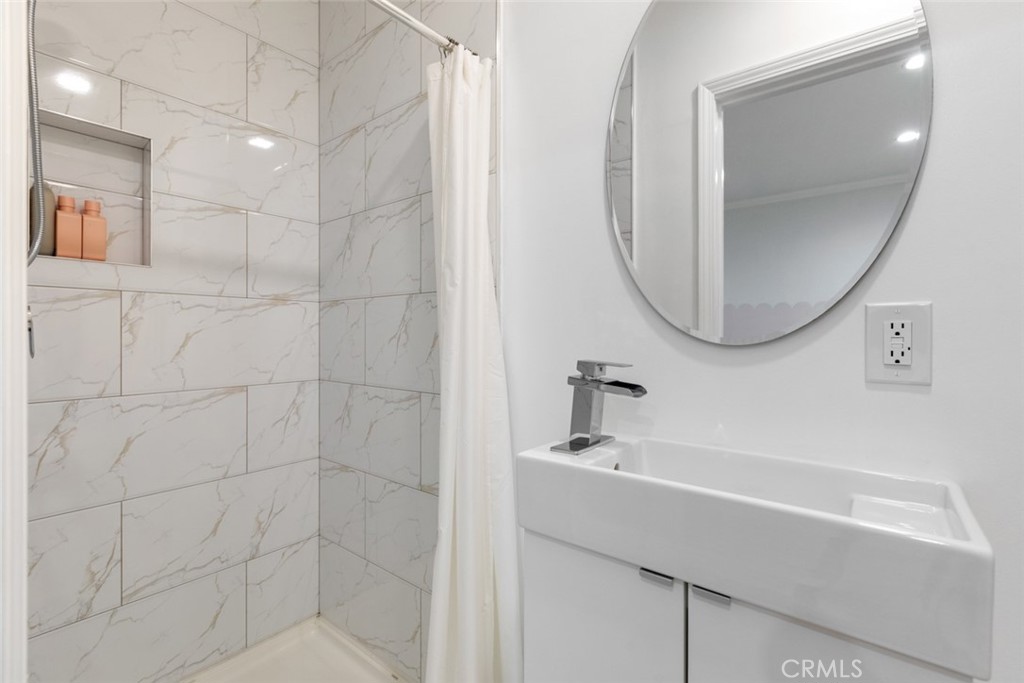 434 E Randolph Street