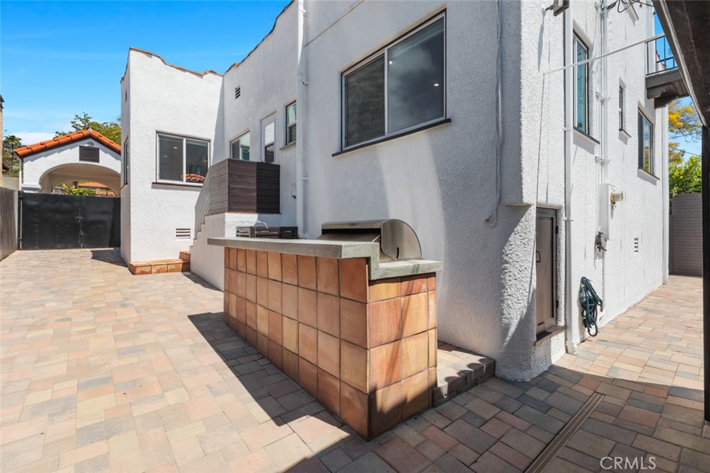 434 E Randolph Street