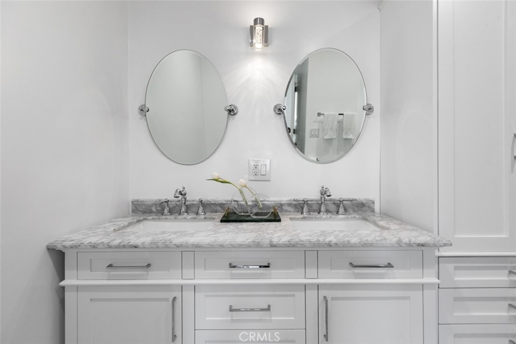 434 E Randolph Street