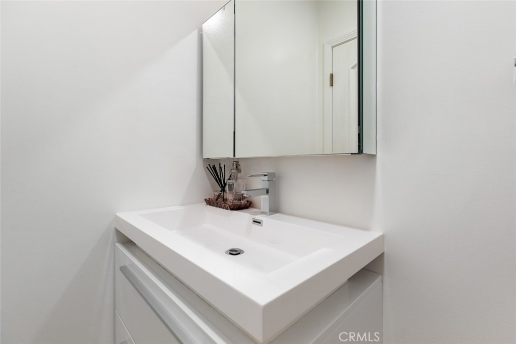 434 E Randolph Street