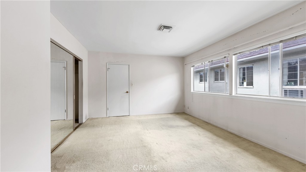 1317 N Brand