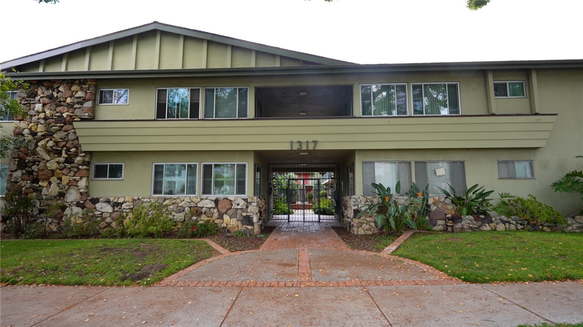 1317 N Brand