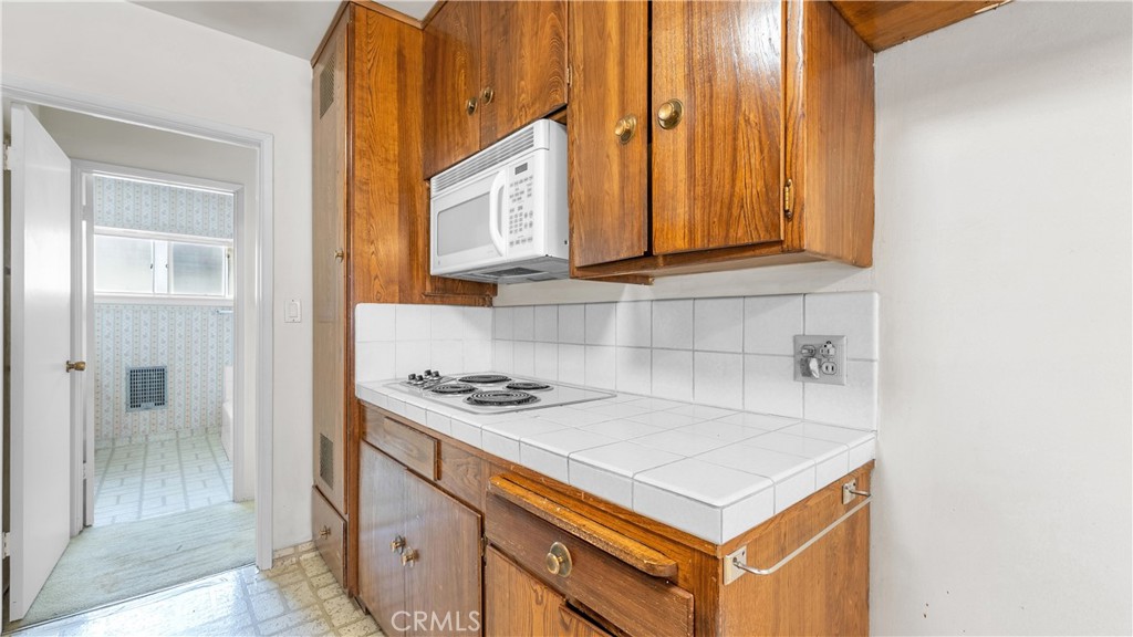 1317 N Brand