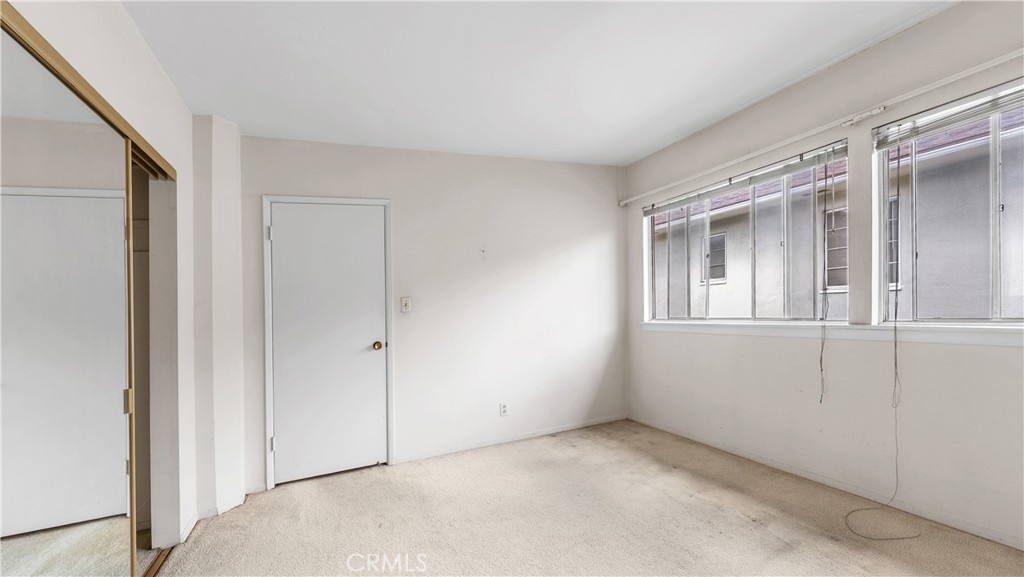 1317 N Brand