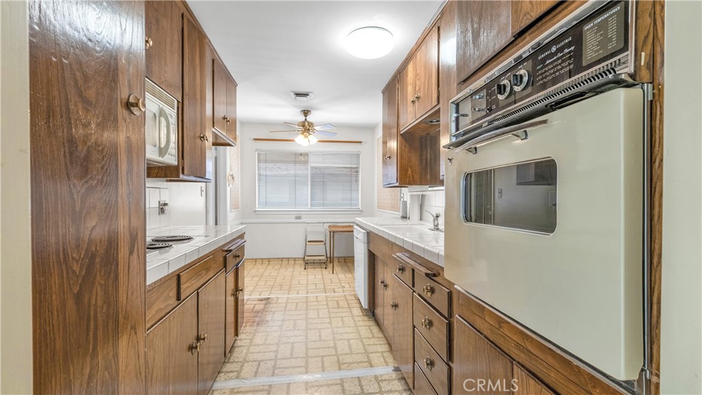 1317 N Brand