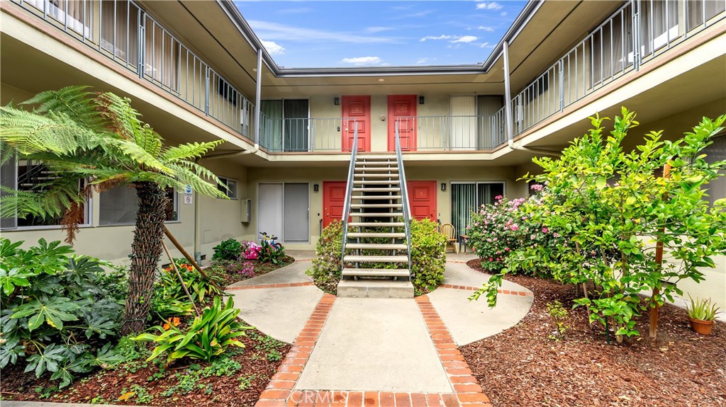 1317 N Brand