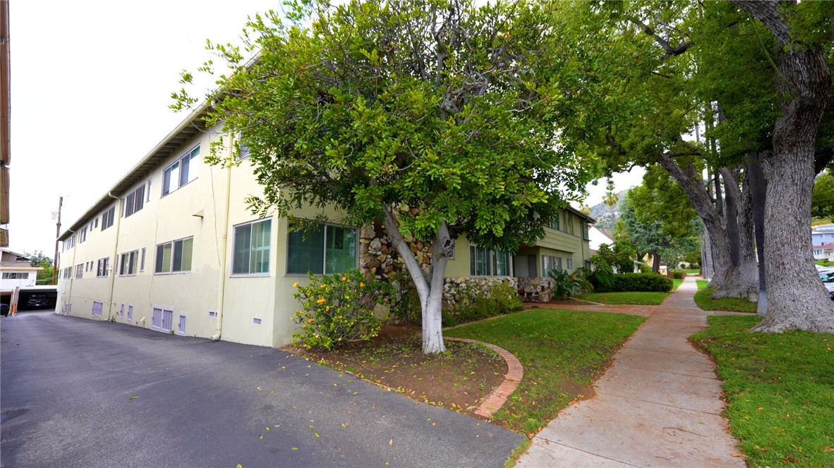 1317 N Brand