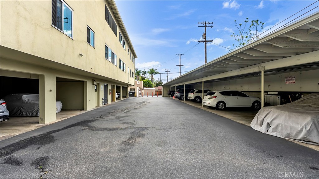 1317 N Brand