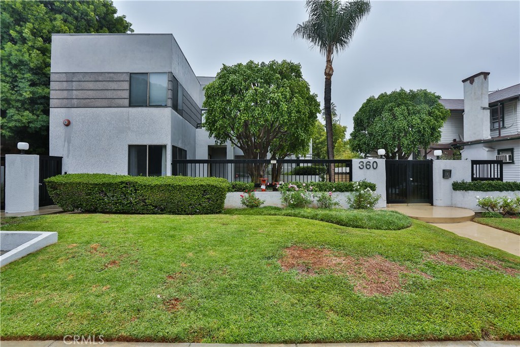 360 S Los Robles Avenue 6