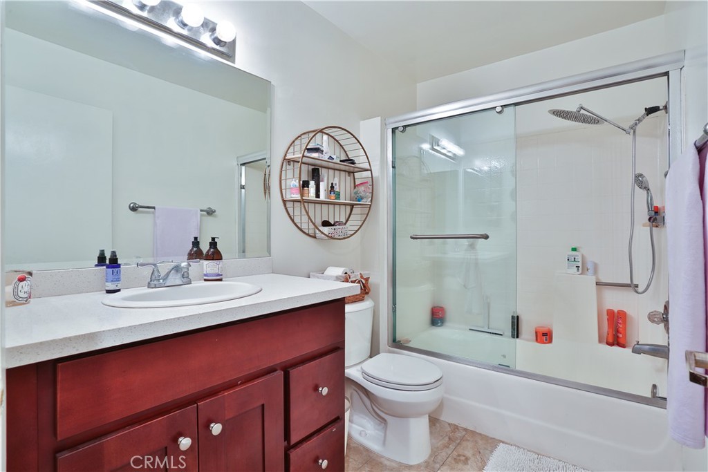 360 S Los Robles Avenue 6