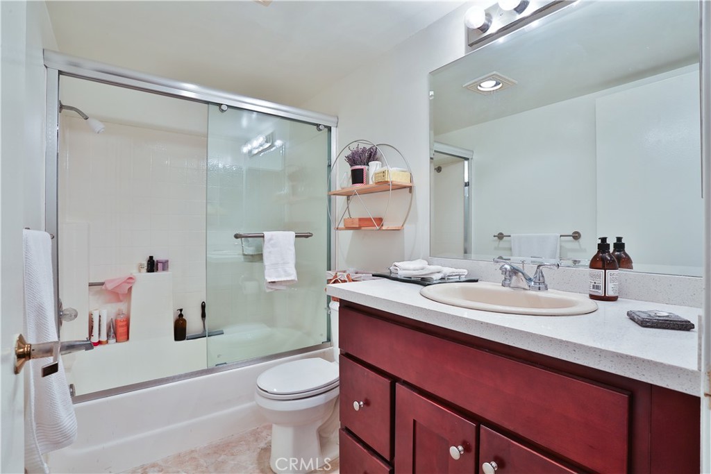 360 S Los Robles Avenue 6