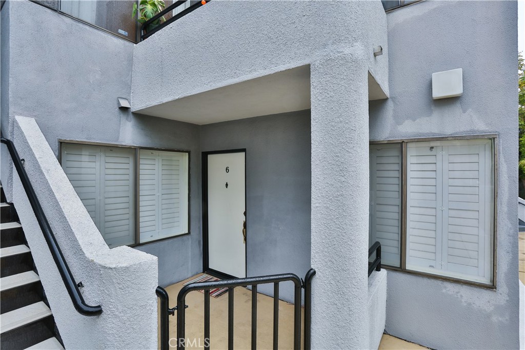 360 S Los Robles Avenue 6