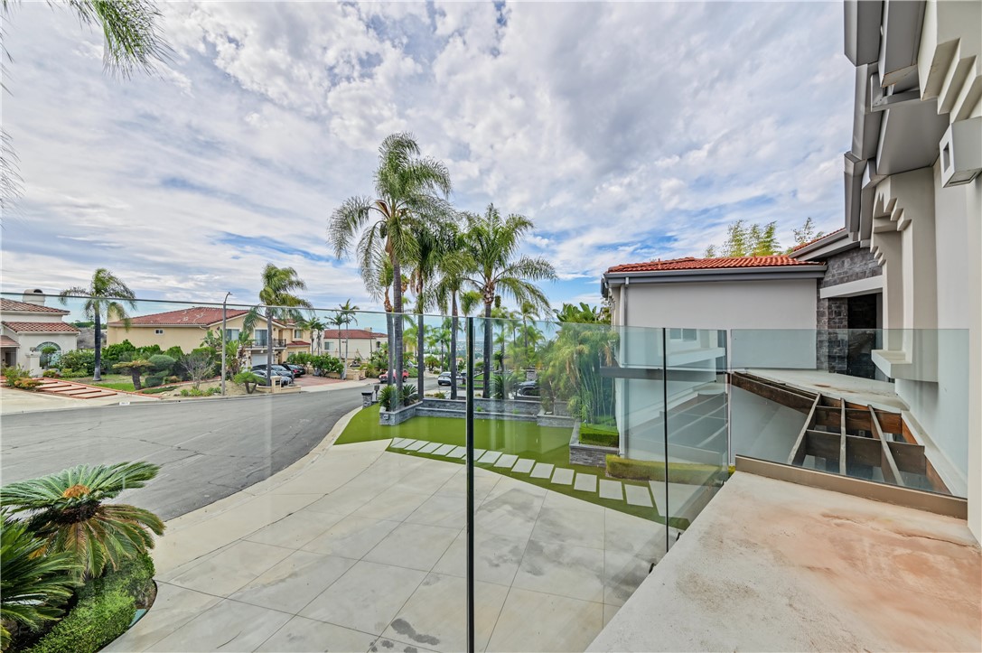 1072 Holiday Drive