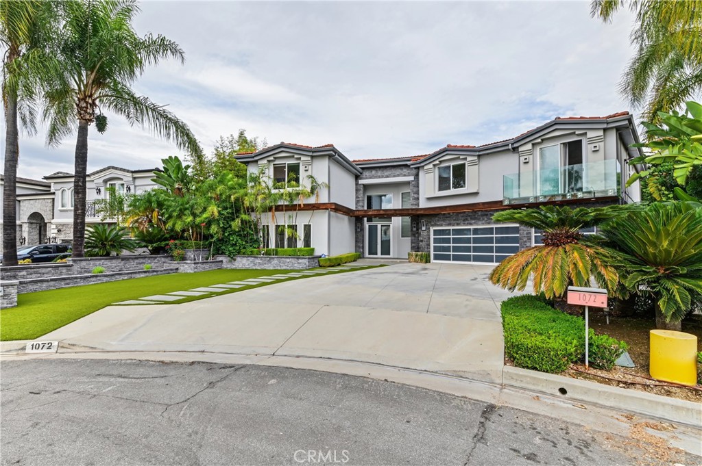 1072 Holiday Drive