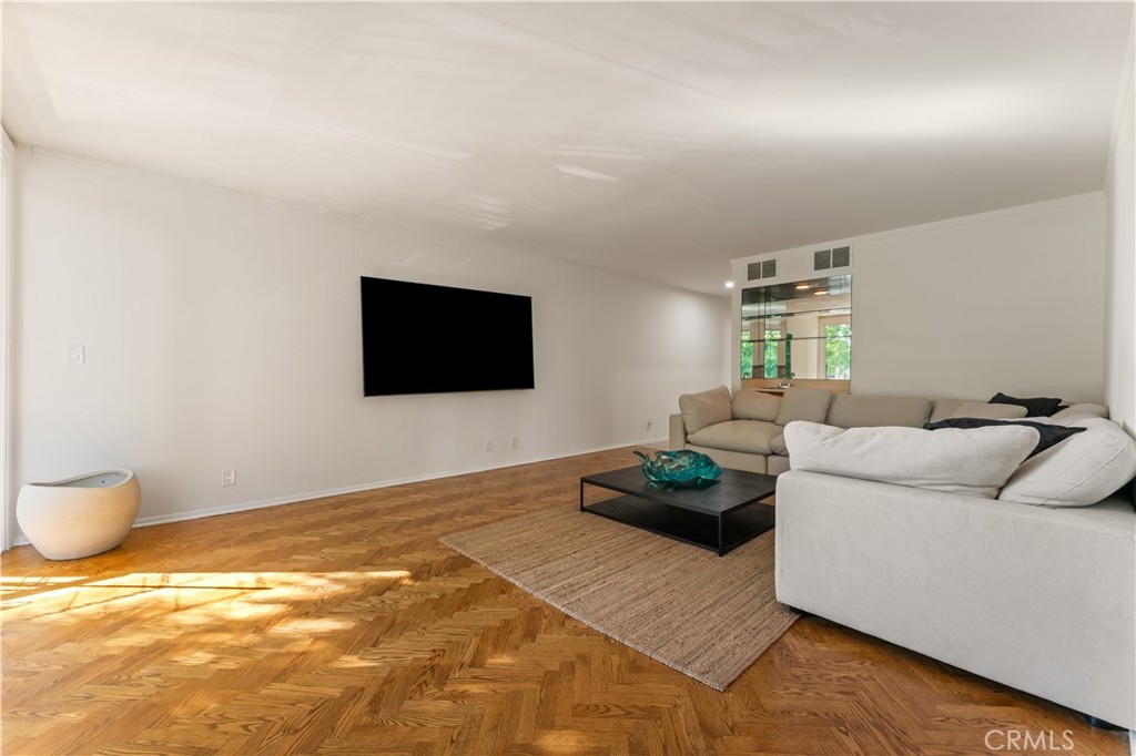 1351 N Crescent Heights 308