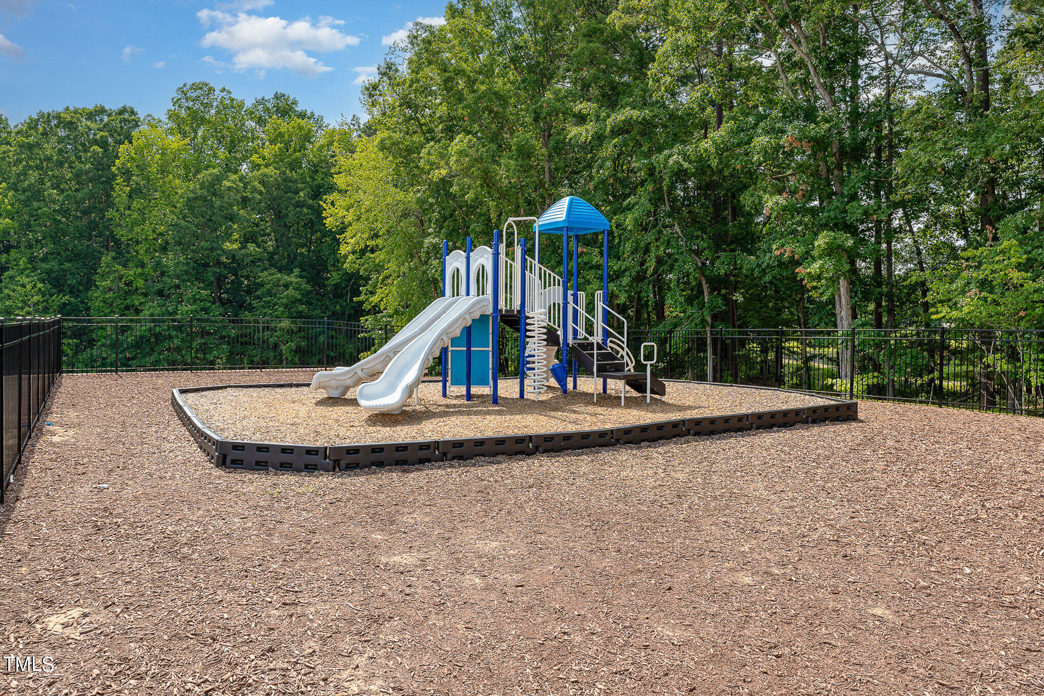 2225 Grants Pass Station Station
