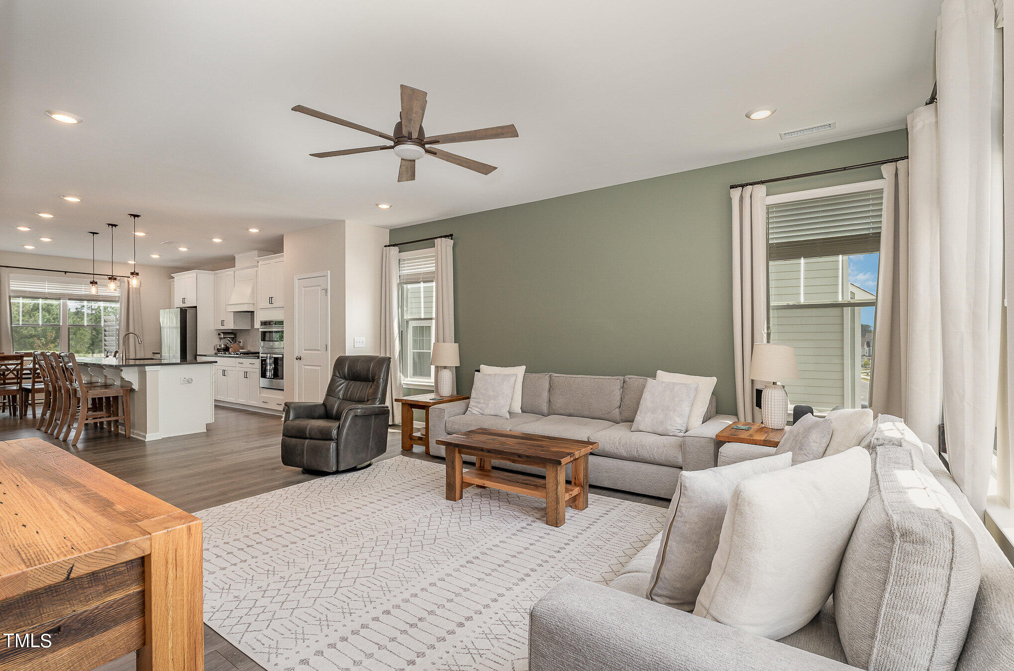 2225 Grants Pass Station Station