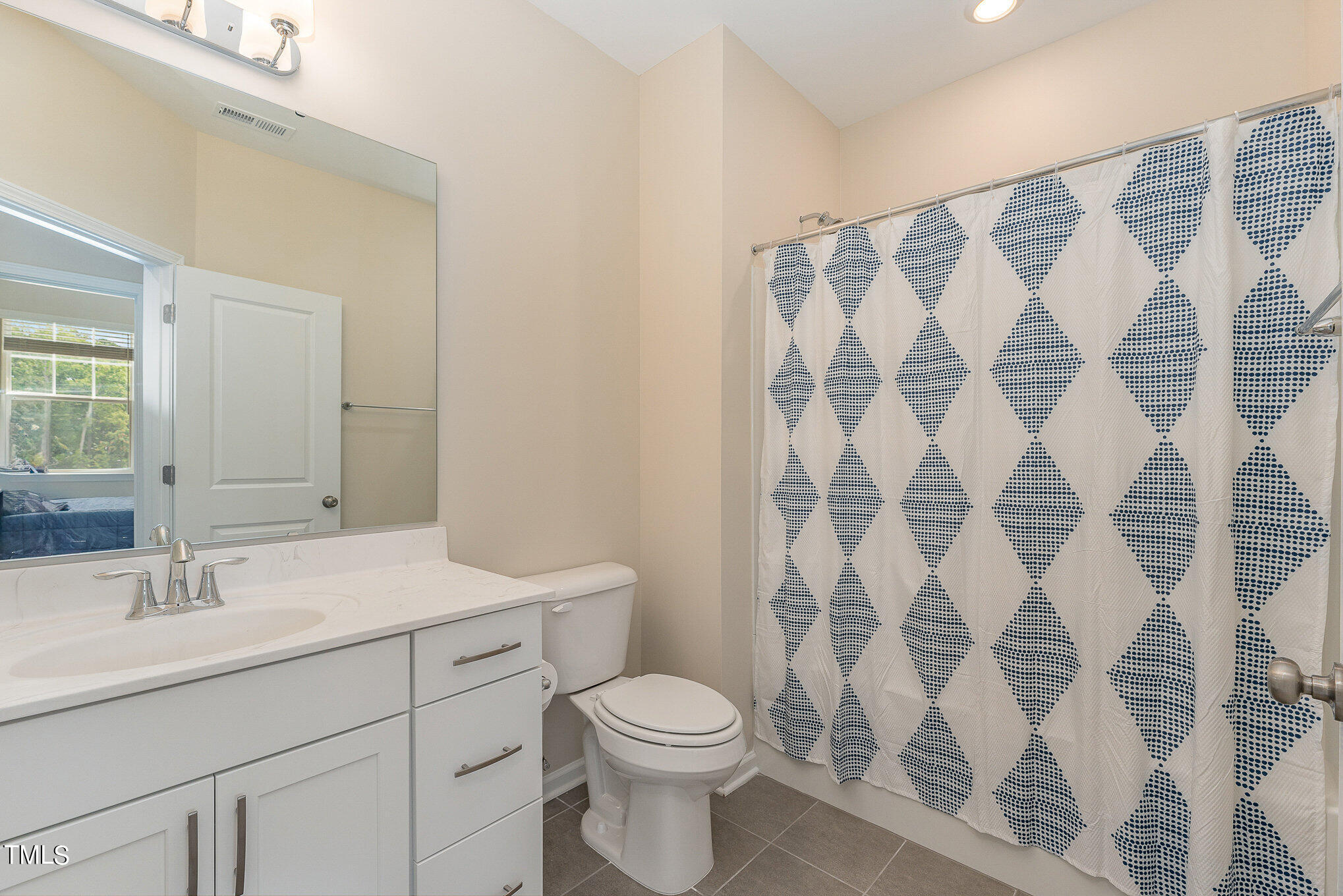 2225 Grants Pass Station Station