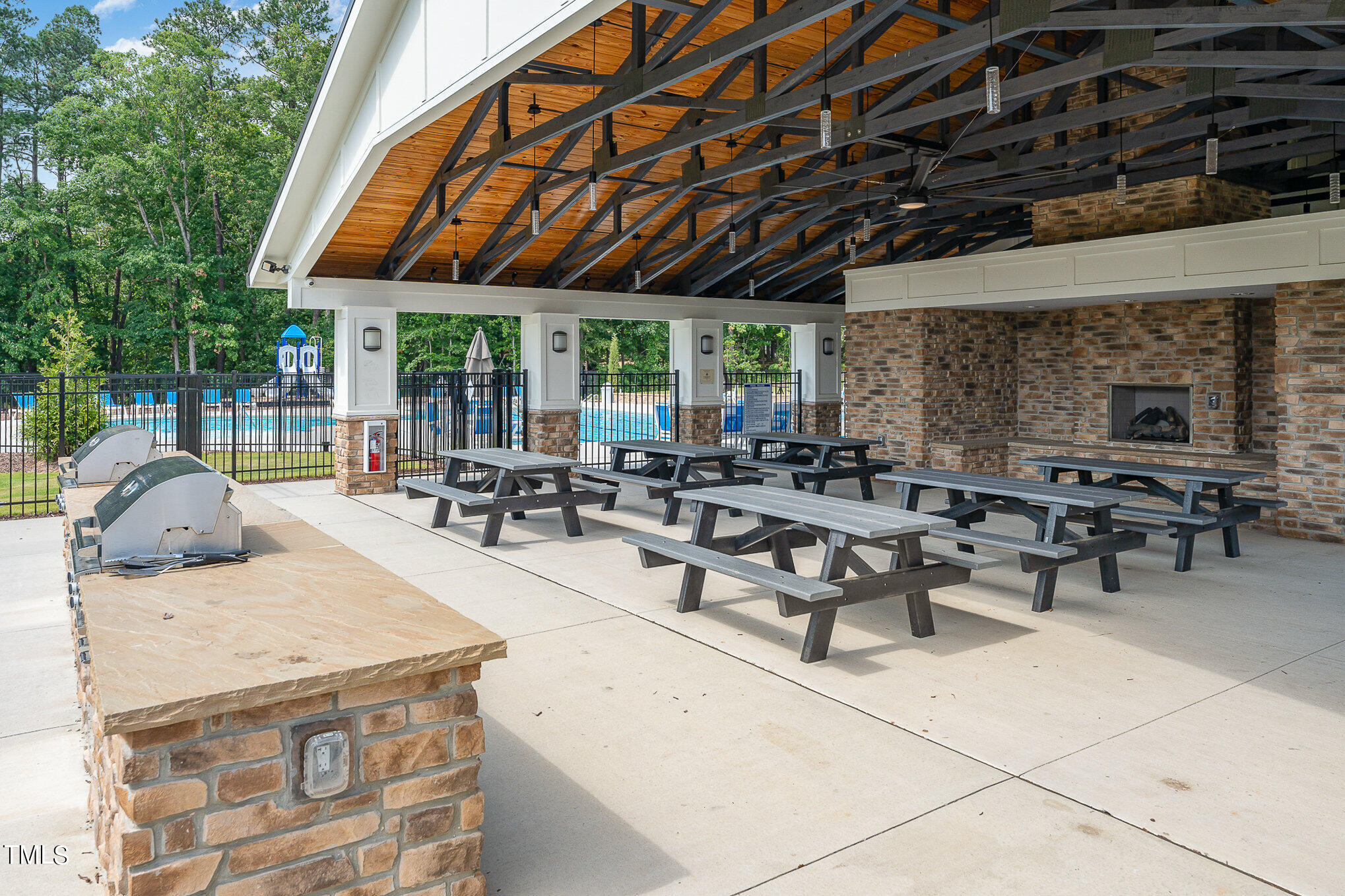 2225 Grants Pass Station Station