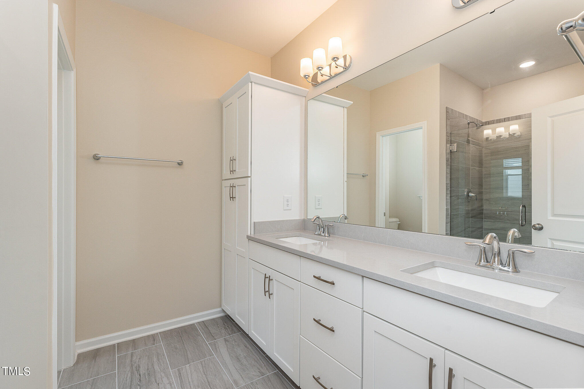 2225 Grants Pass Station Station