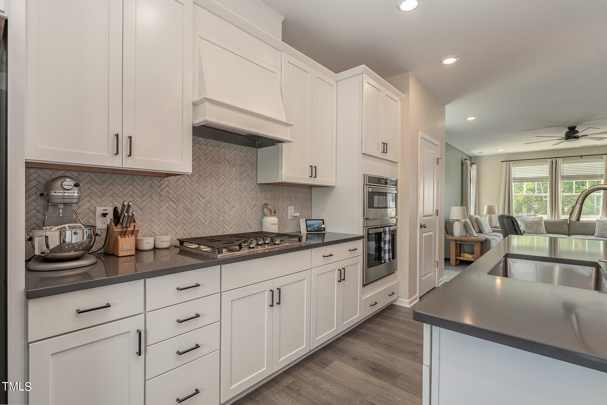 2225 Grants Pass Station Station