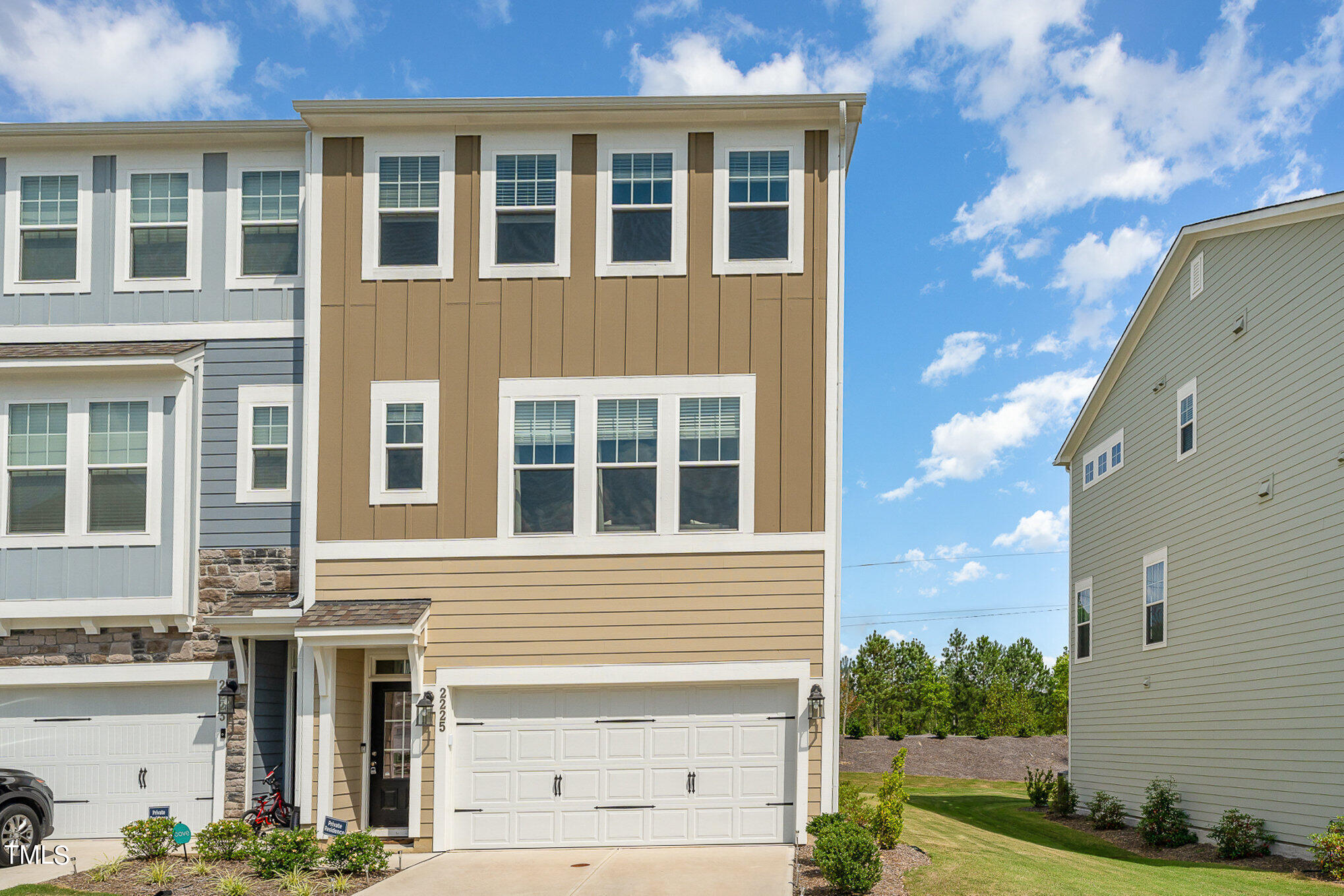 2225 Grants Pass Station Station
