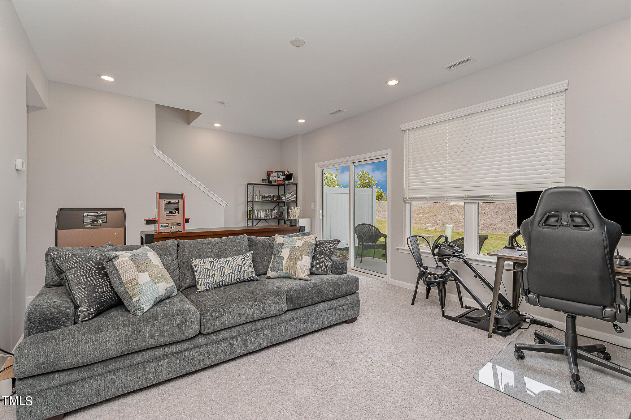 2225 Grants Pass Station Station