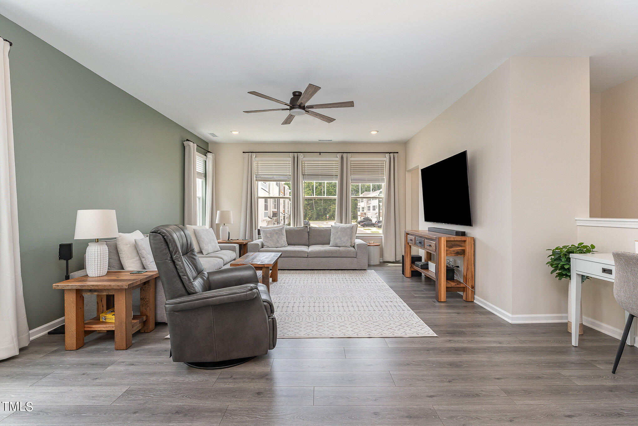 2225 Grants Pass Station Station