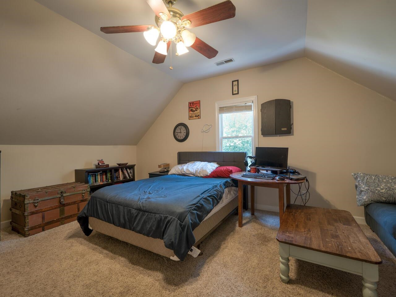 609 St Vincent Drive