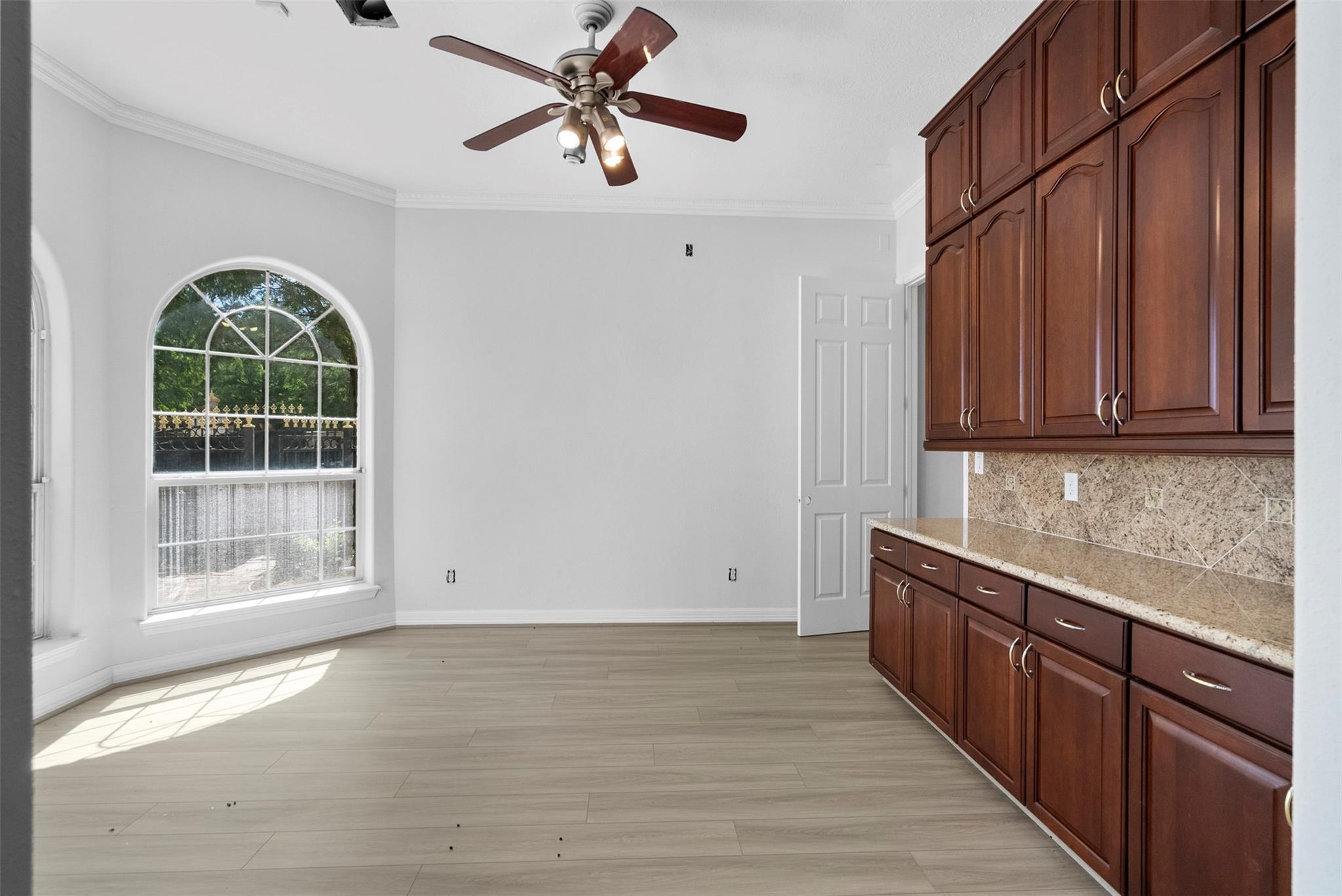 13918 Sunset View Drive