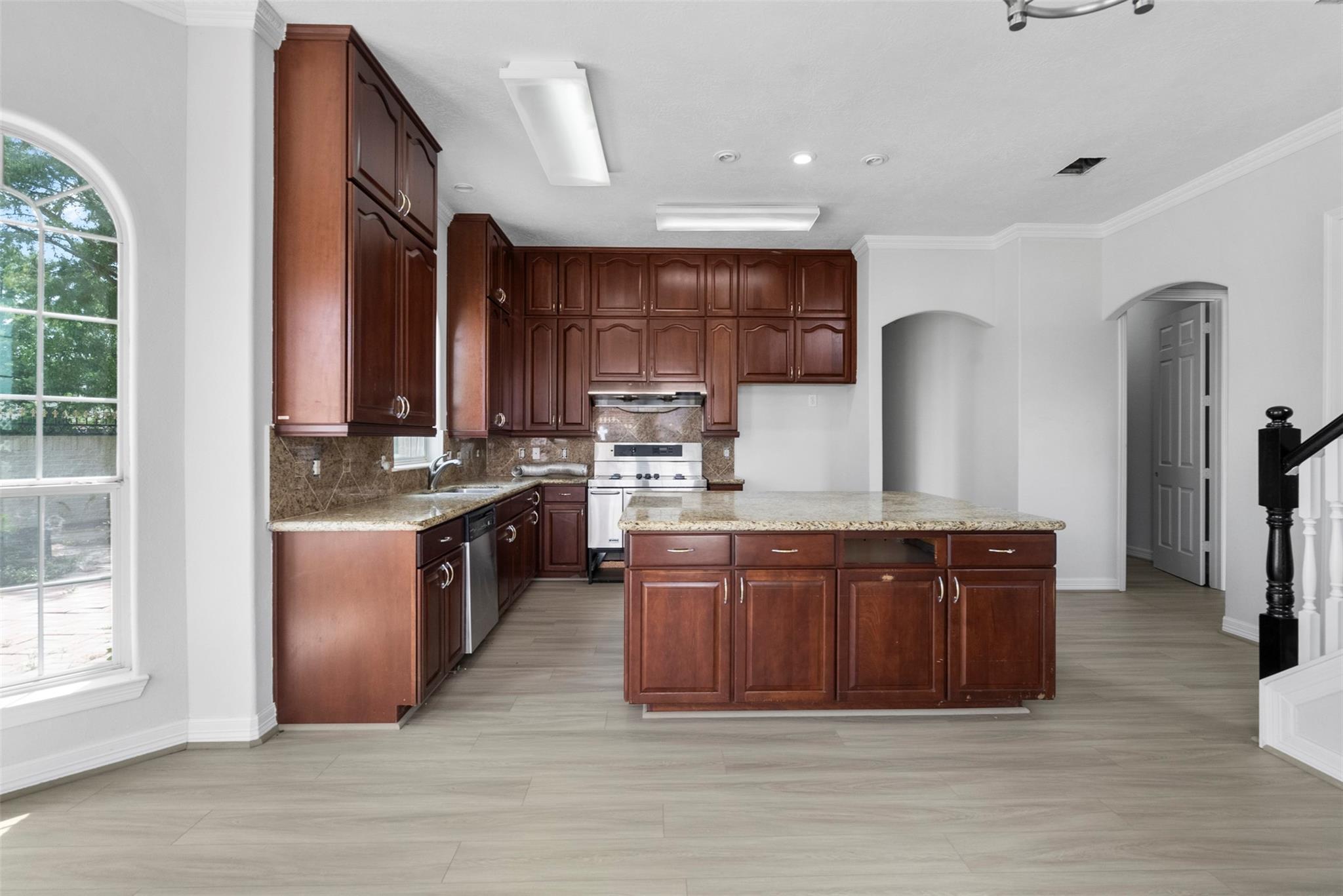13918 Sunset View Drive