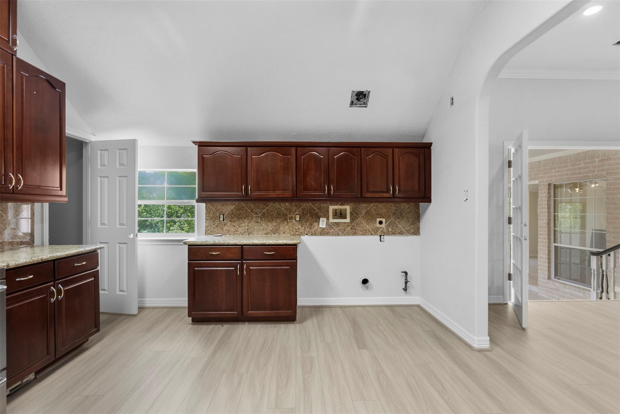 13918 Sunset View Drive