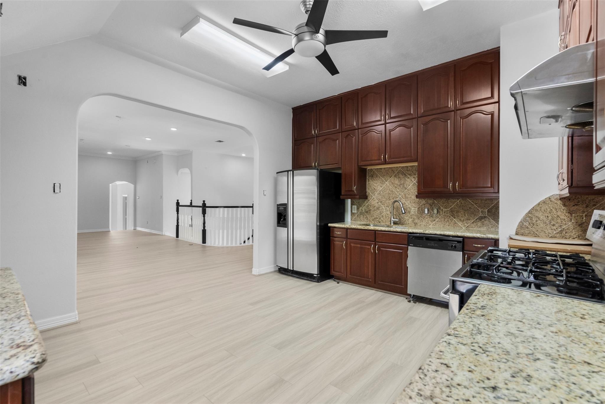 13918 Sunset View Drive