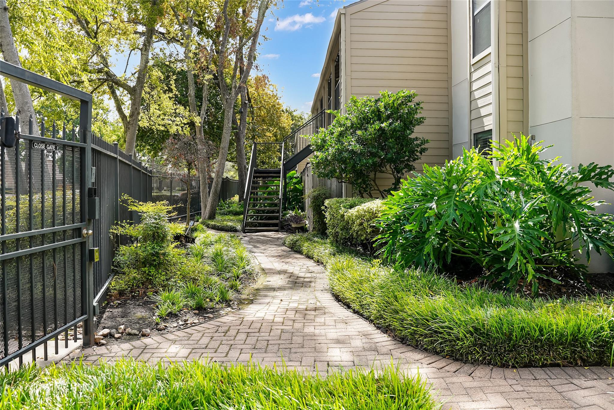 1100 Augusta Drive # 7