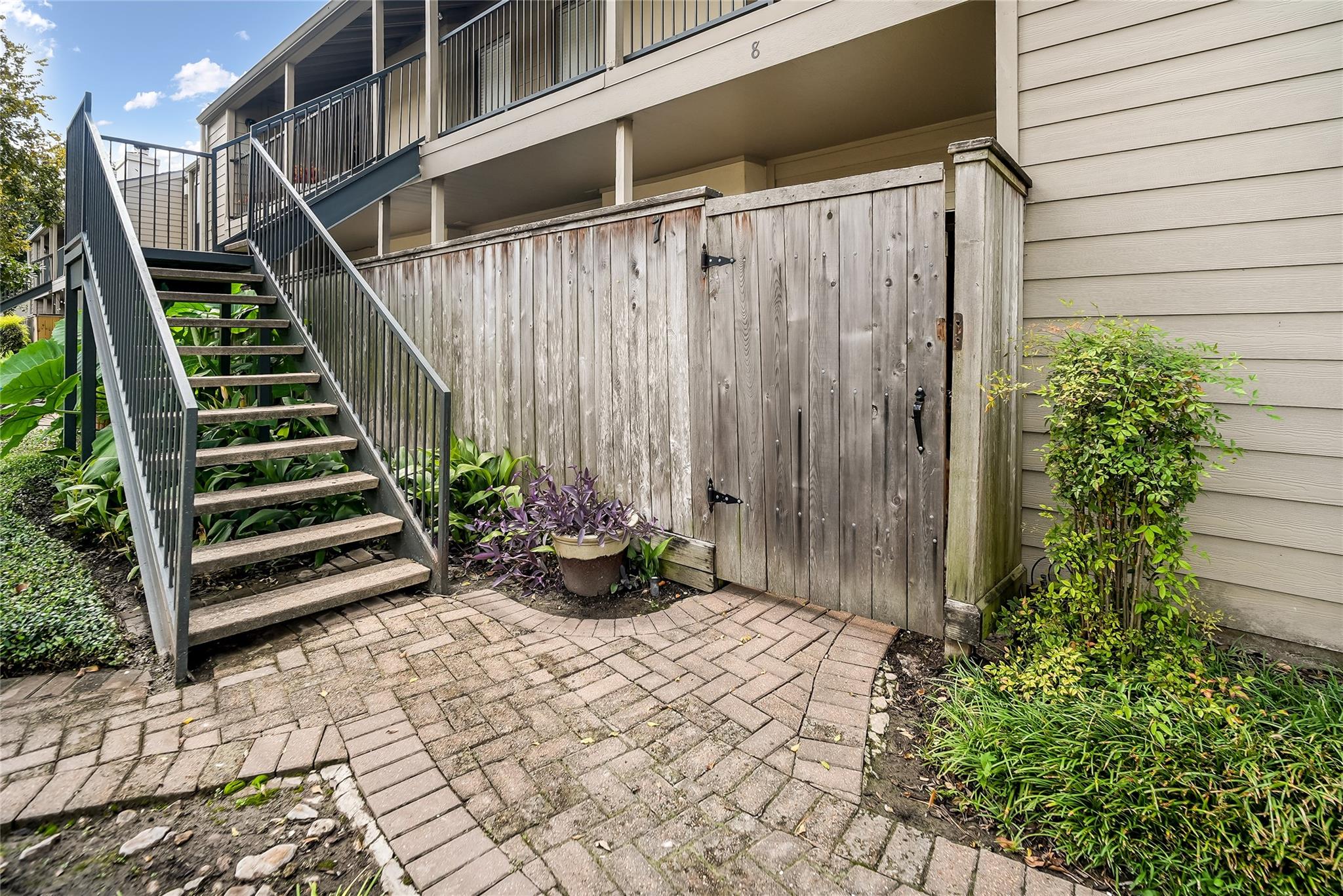 1100 Augusta Drive # 7