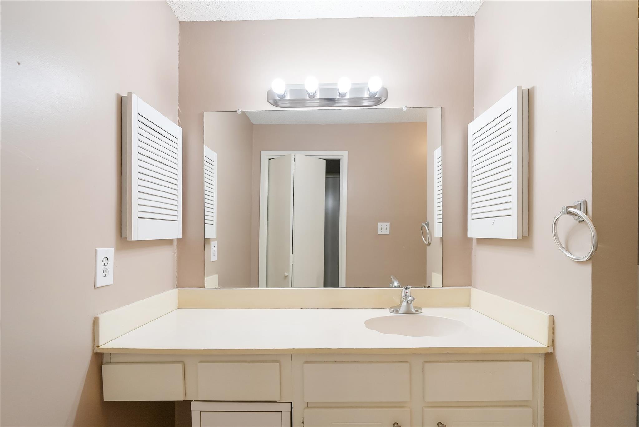 1100 Augusta Drive # 7