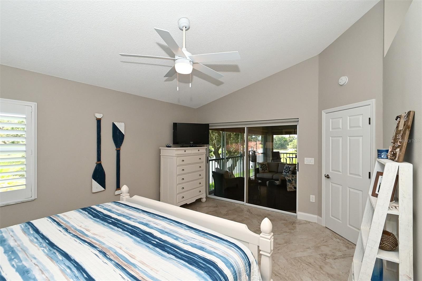 5562 GOLF POINTE DR #F2