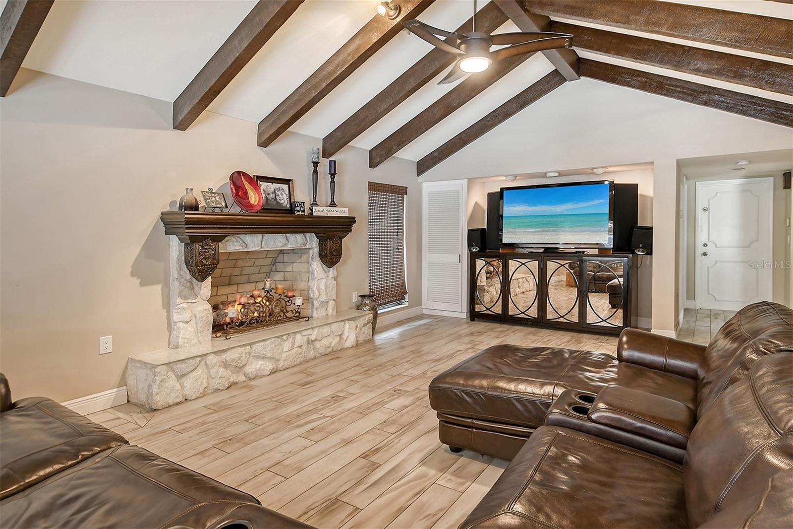 1523 DANFORTH LN