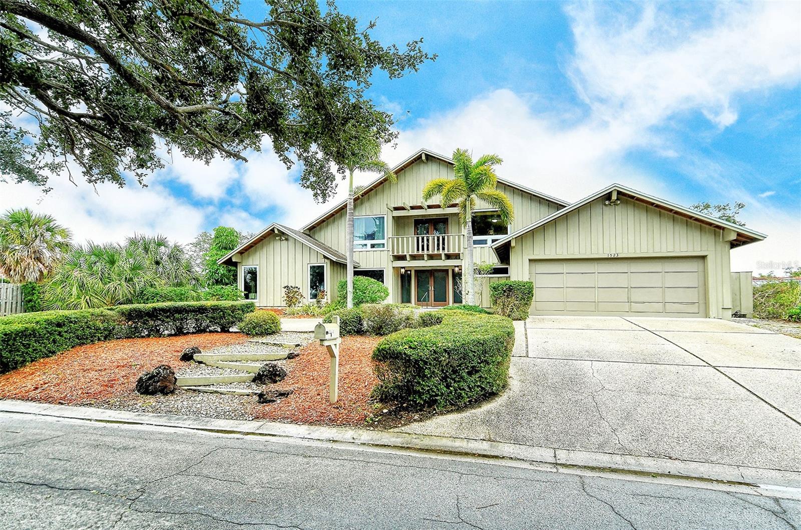 1523 DANFORTH LN