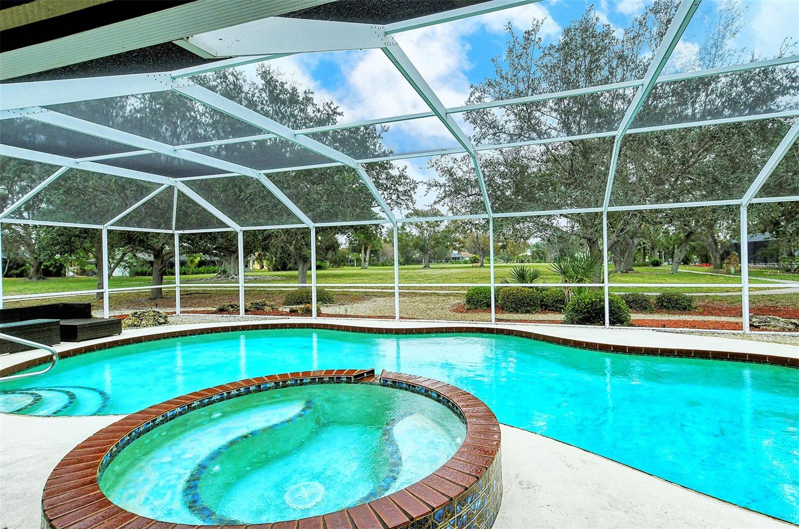1523 DANFORTH LN