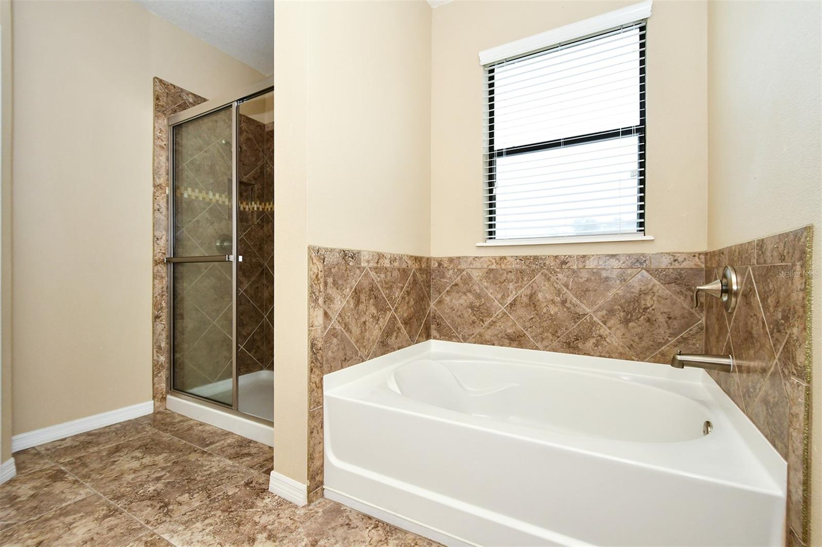 3605 81ST PL E