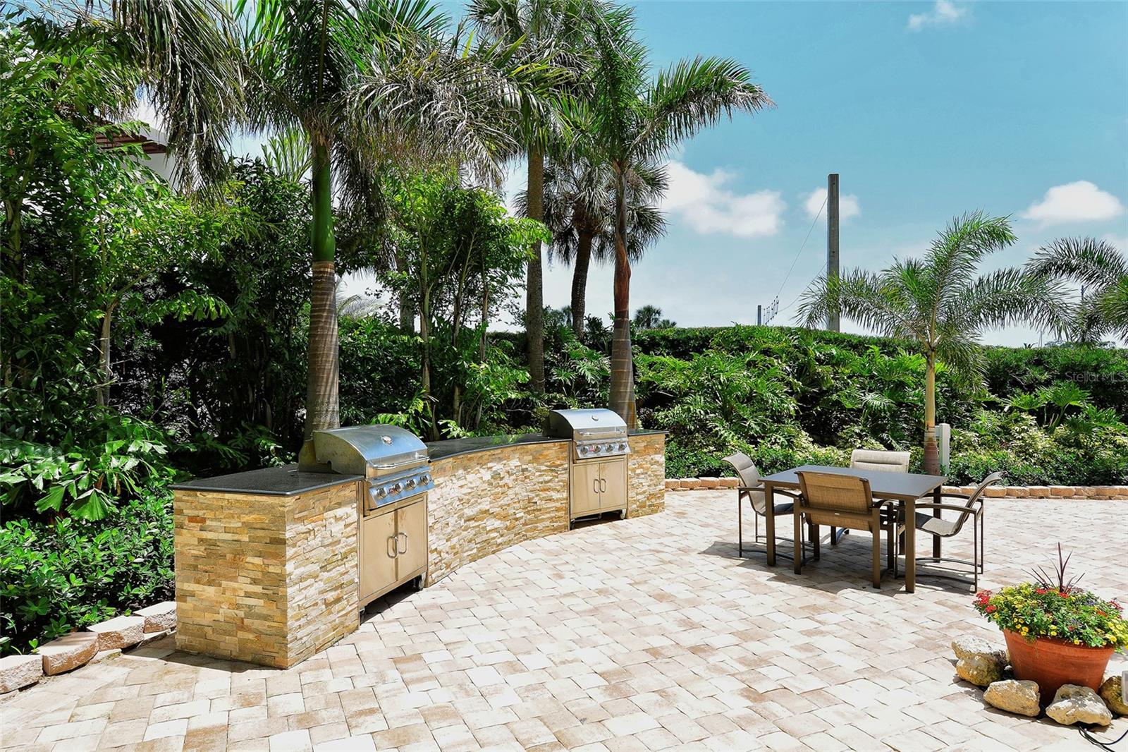 1111 N GULFSTREAM AVE #14C