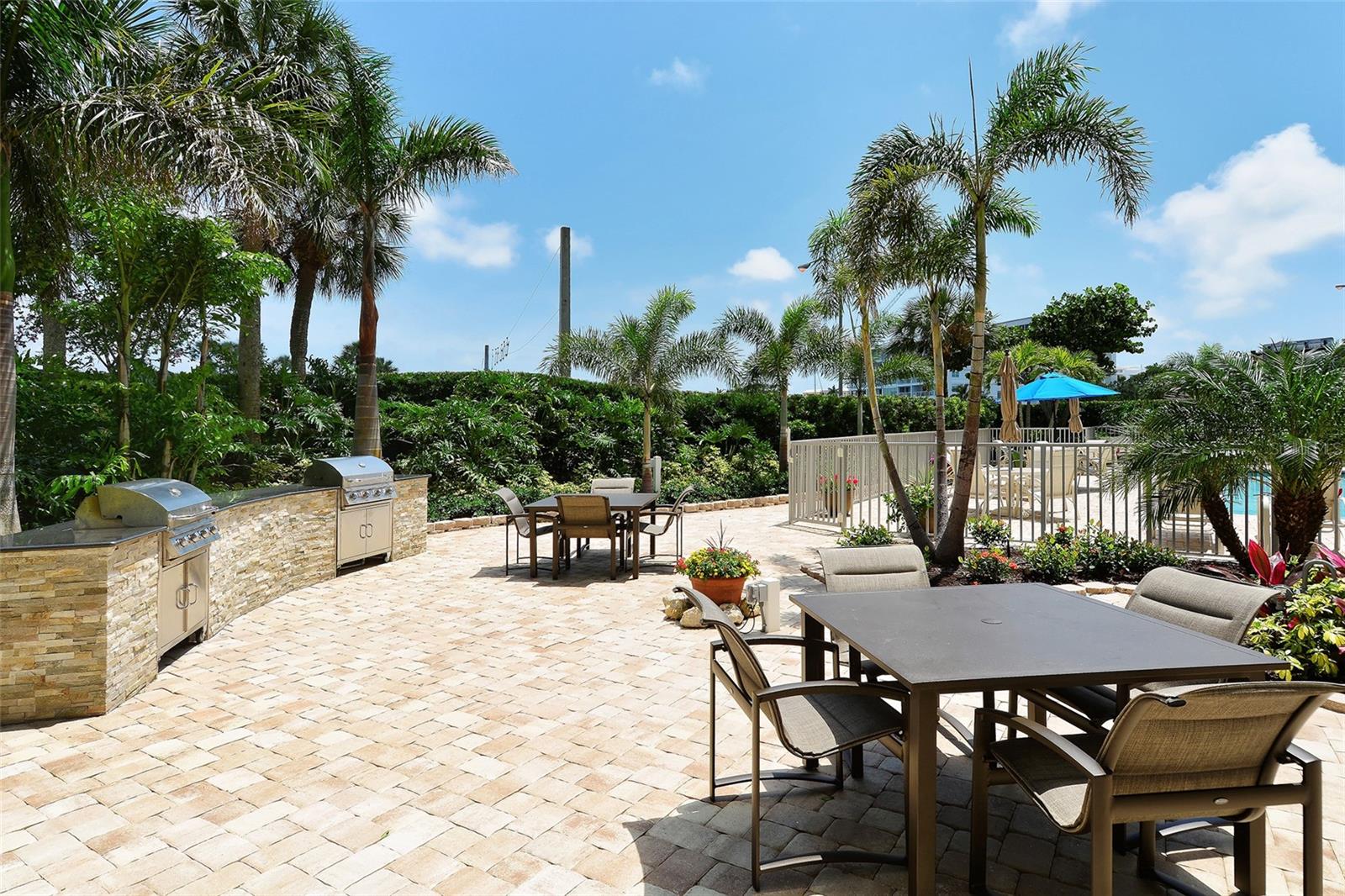 1111 N GULFSTREAM AVE #14C