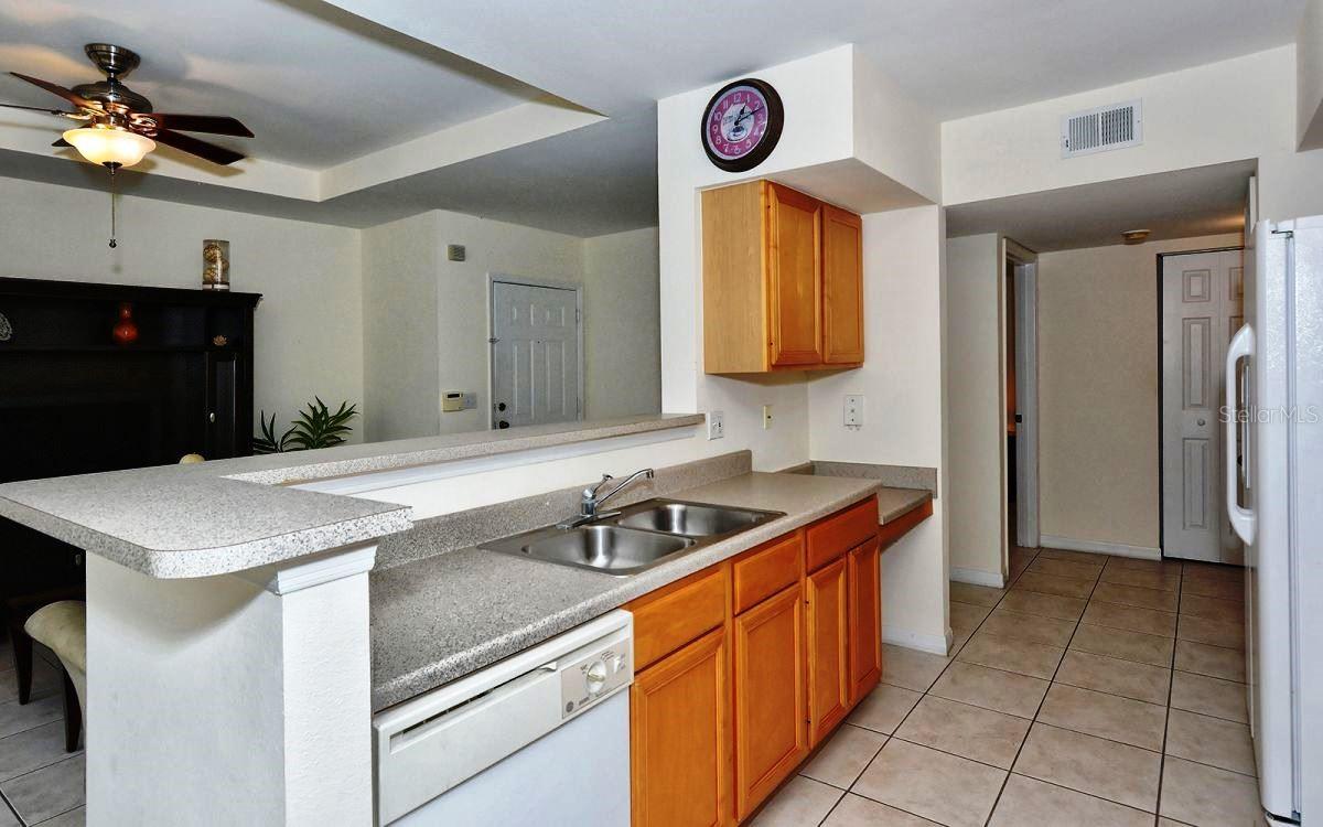 1185 VILLAGIO CIR #201
