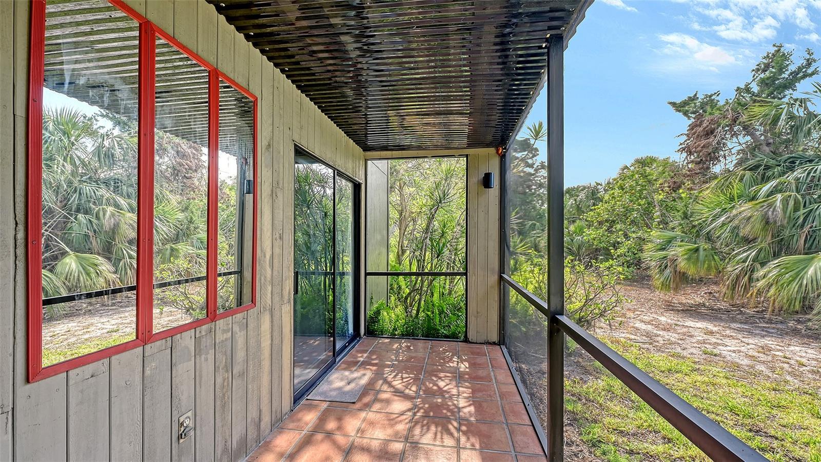 107 WOODLAND PL #107