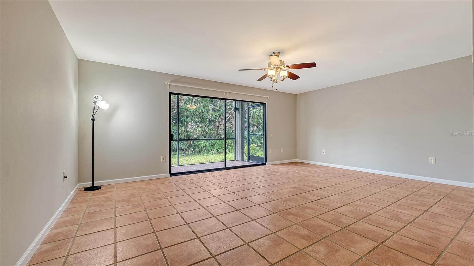 107 WOODLAND PL #107