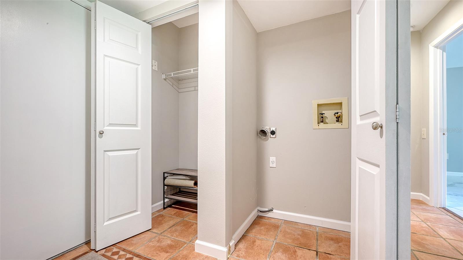 107 WOODLAND PL #107